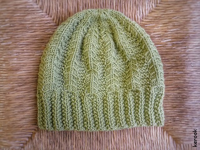 cappello verde ai ferri